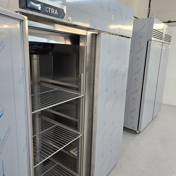 New B Grade Foster Double Upright Stainless Fridge 1300L XR1300H 33-210 For Sale
