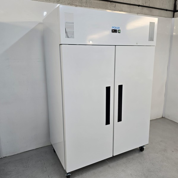 Commercial kitchen fridge Commercial kitchen fridge