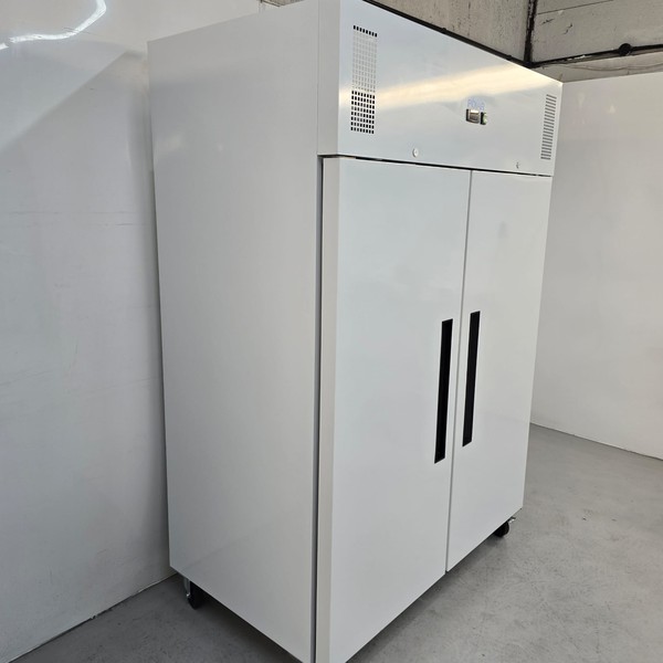 Large kitchen fridge Large kitchen fridge
