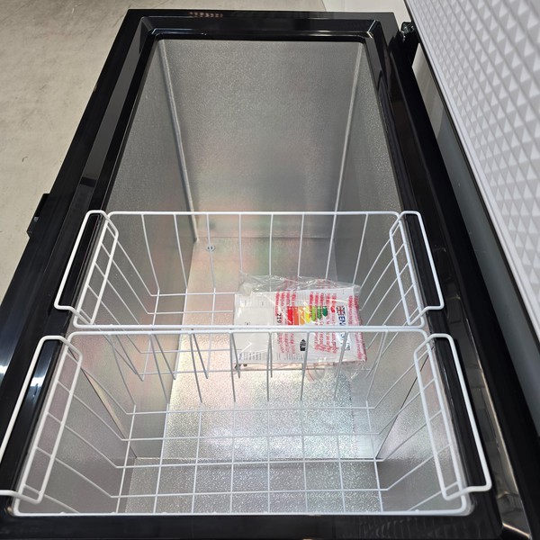 Commercial chest freezer Commercial chest freezer