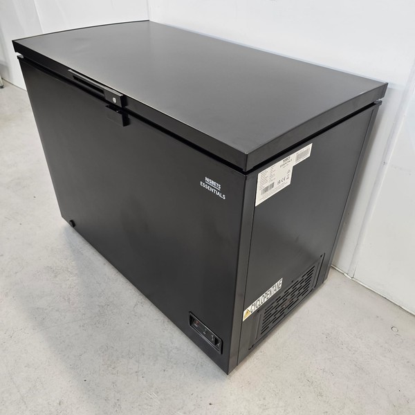 Nisbets Esentials Chest Freezer 282 Litre DA536 Nisbets Esentials Chest Freezer 282 Litre DA536