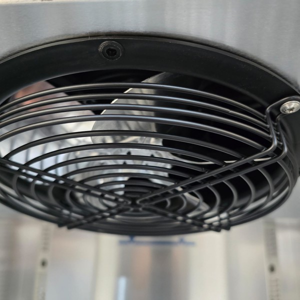 New B Grade Foster Single Stainless Upright Fridge 600 Litre XR600H 33-184 For Sale New B Grade Foster Single Stainless Upright Fridge 600 Litre XR600H 33-184 For Sale