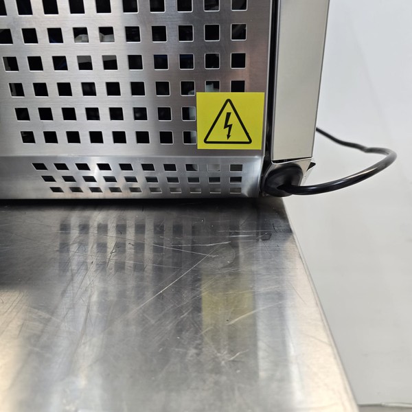 New B Grade Polar Countertop Pizza Topping Prep Fridge 7x 1/4GN G609 For Sale New B Grade Polar Countertop Pizza Topping Prep Fridge 7x 1/4GN G609 For Sale