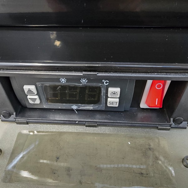 Digital temperature display Digital temperature display