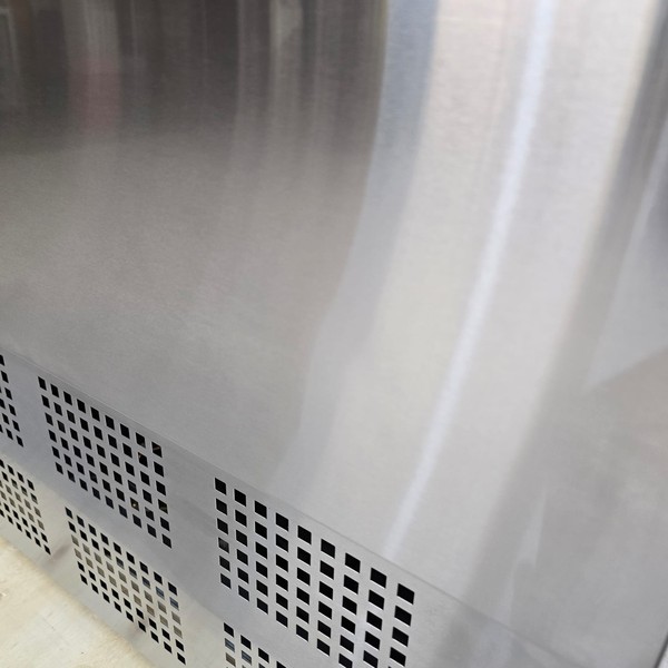 B Grade damage stainless steel bench fridge B Grade damage stainless steel bench fridge