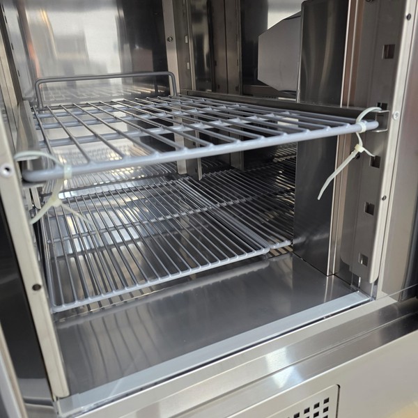 Pizza prep fridge B Grade Pizza prep fridge B Grade