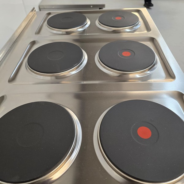 Six plate range cooker Six plate range cooker