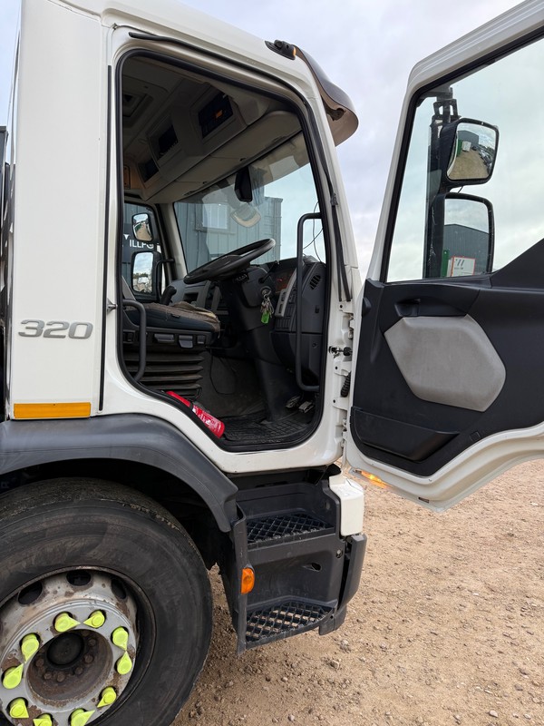 Volvo 320 vacuum tank truck