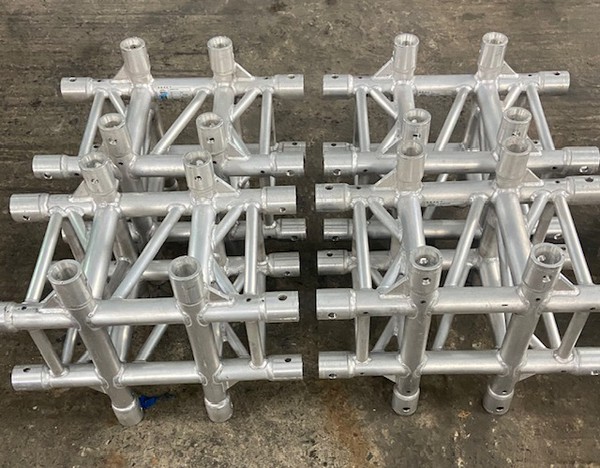 S36R- CO16 4 way corner