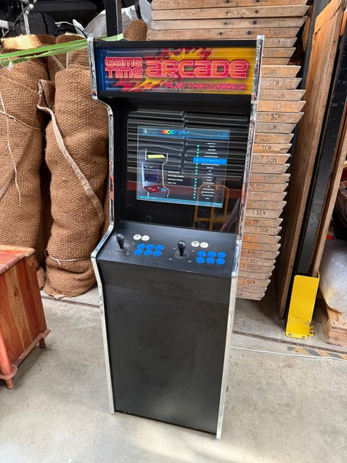 Arcade game for sale