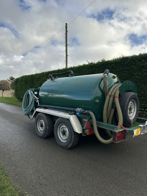 Rapid vacuum tanker trailer