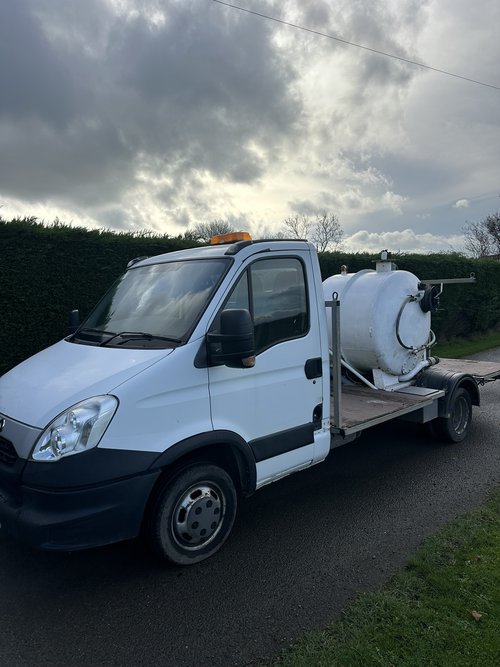 3500kg toilet service truck / van for sale
