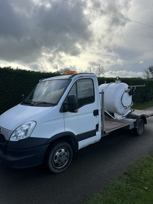 3500kg toilet service truck / van for sale