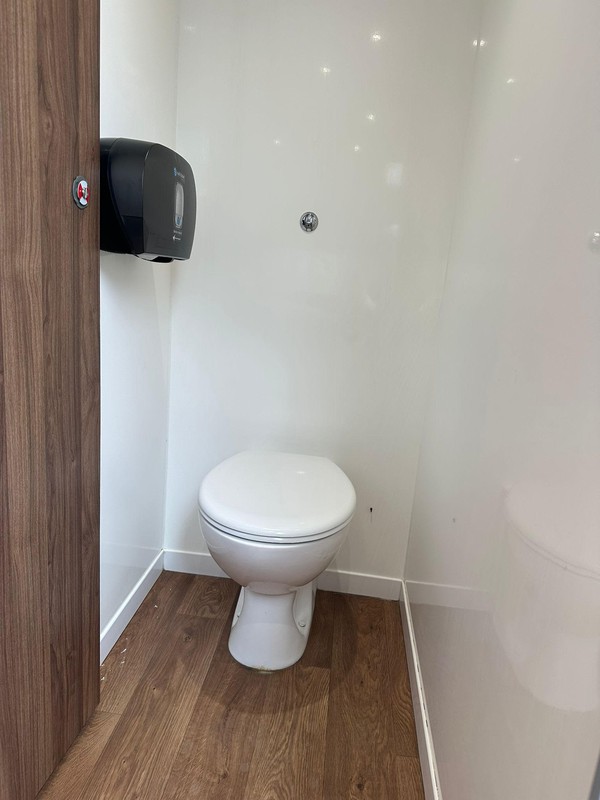 3 + 1 Luxury Toilet Trailer