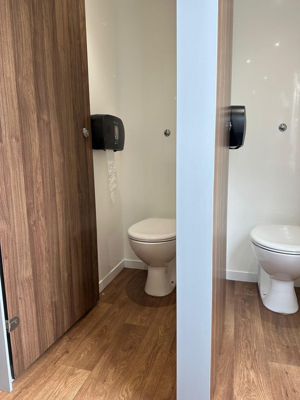 Used Luxury Toilet Trailer