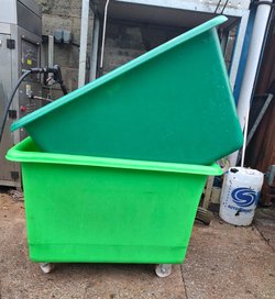 Plastic Trugs With Wheels For Sale