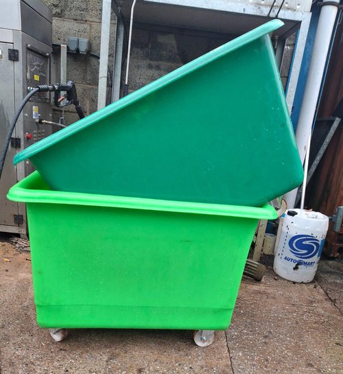 Plastic Trugs With Wheels For Sale