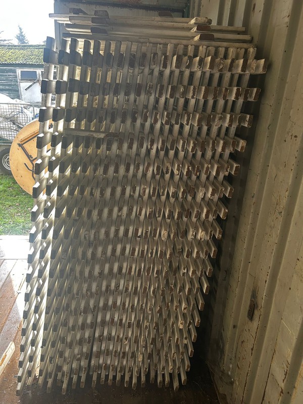 Used picket fencing