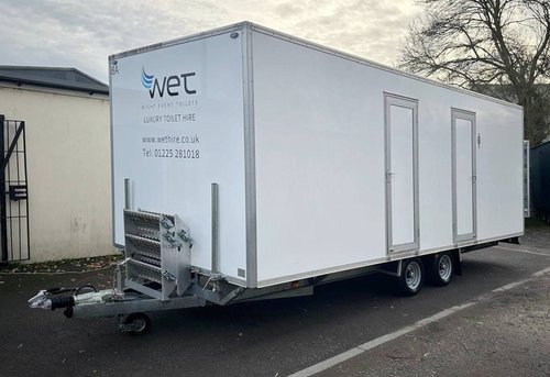 4 + 4 Toilet trailer