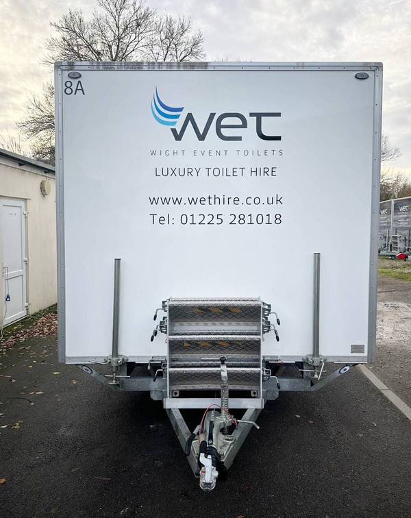 Toilet trailer with aluminium steps