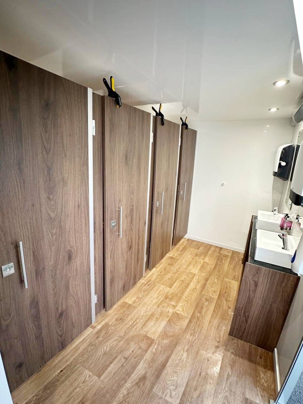 Used toilet trailer 8 cubicle