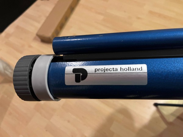 tripod projection screen