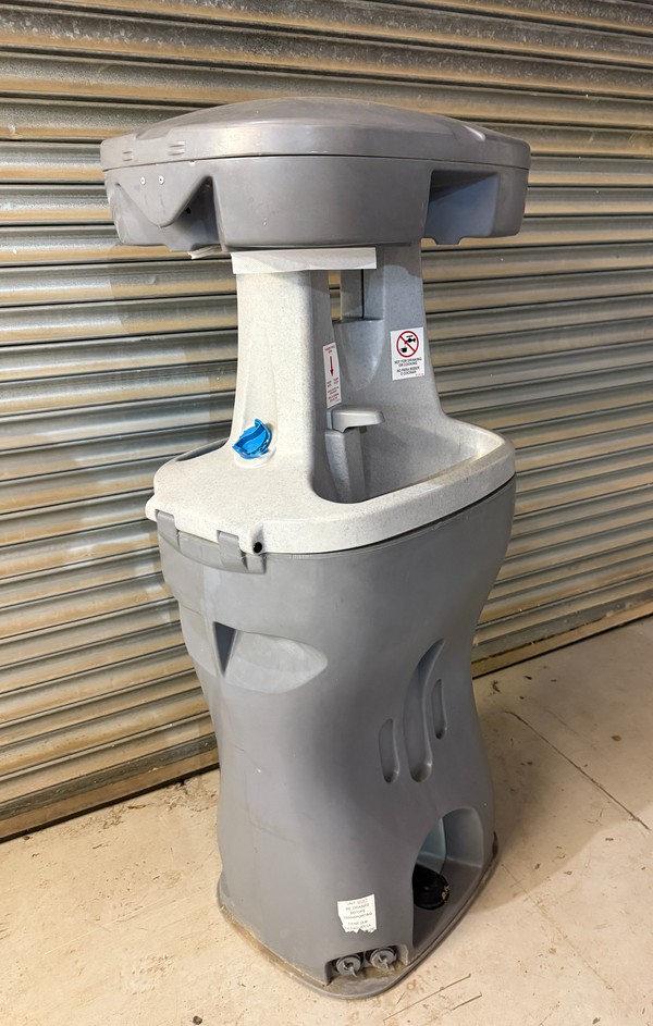 15x PolyJohn Hand Washes