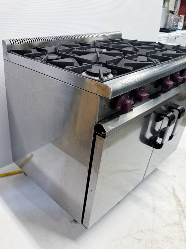 Commercial six burner oven Commercial six burner oven