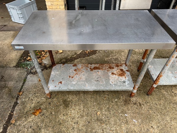 Large stainless steel table Large stainless steel table