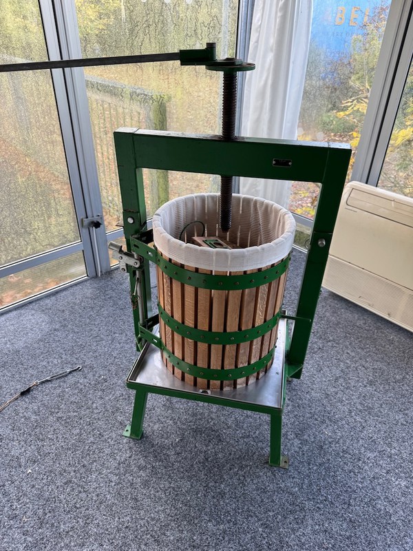 Vigo VGX36 Fruit Press Vigo VGX36 Fruit Press