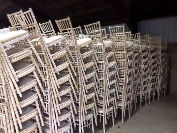 290x Chiavari Chairs With Seat Pads 290x Chiavari Chairs With Seat Pads