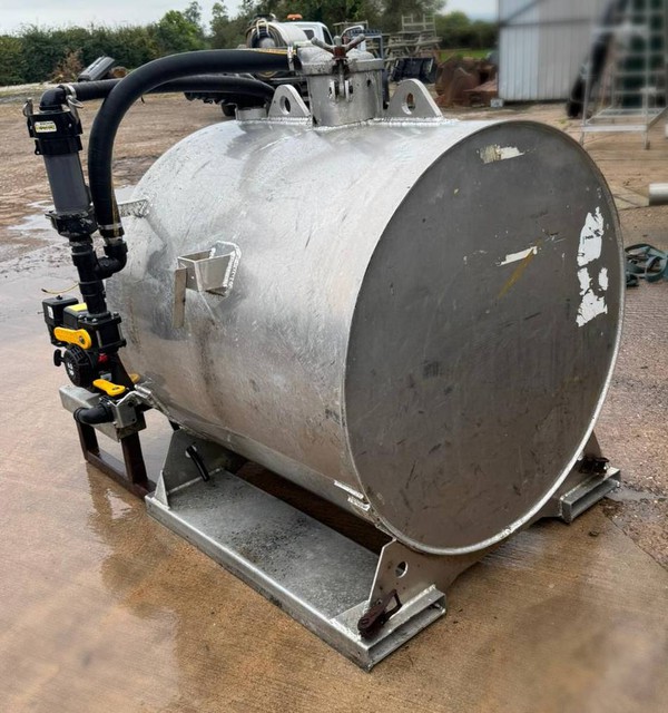 Used aluminium toilet service tank Used aluminium toilet service tank