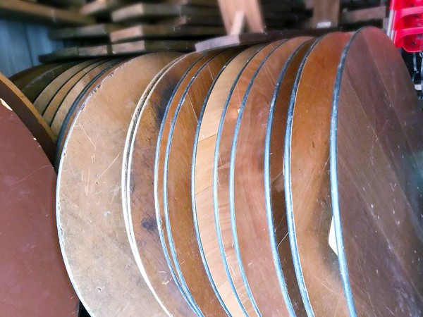 5Ft round table for sale