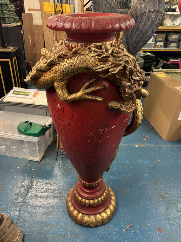 5ft Vase With Dragon
