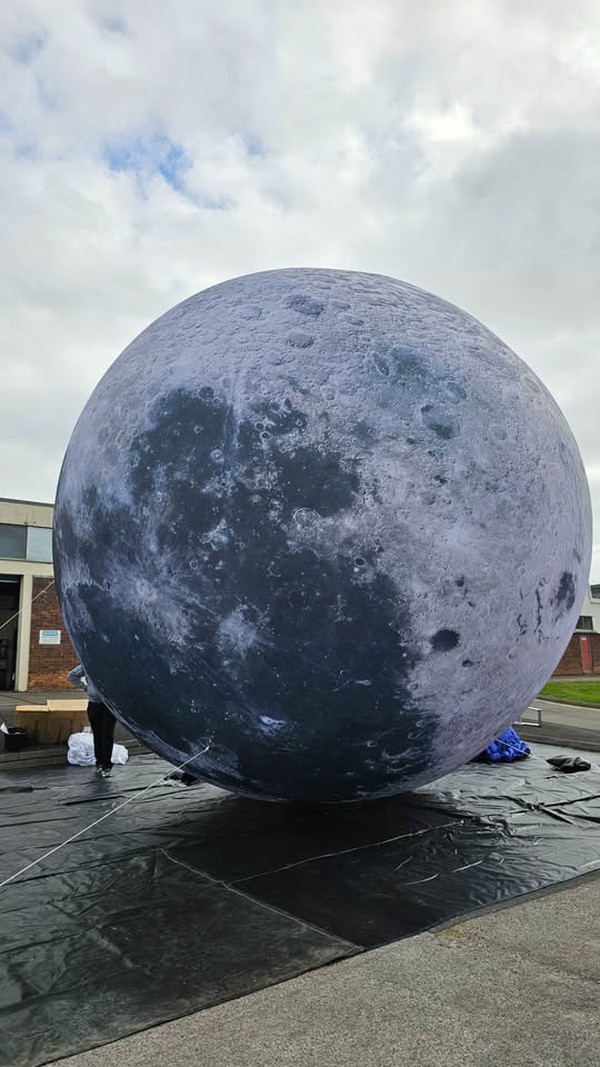 6m Giant moon for sale