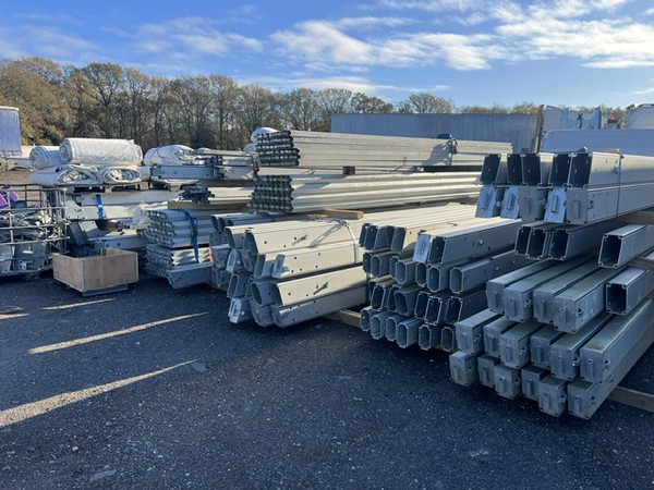 Aluminium frame extrusion