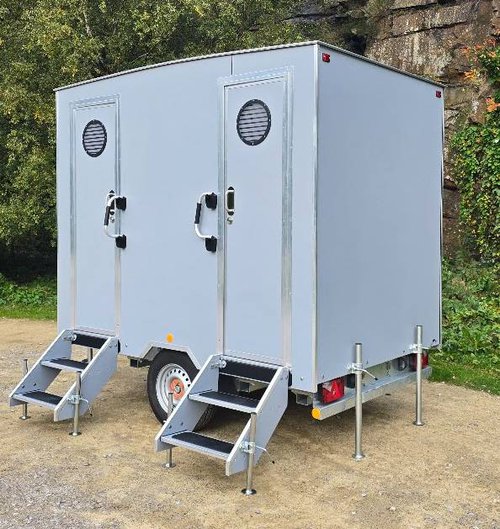 1 + 1 toilet trailer for sale