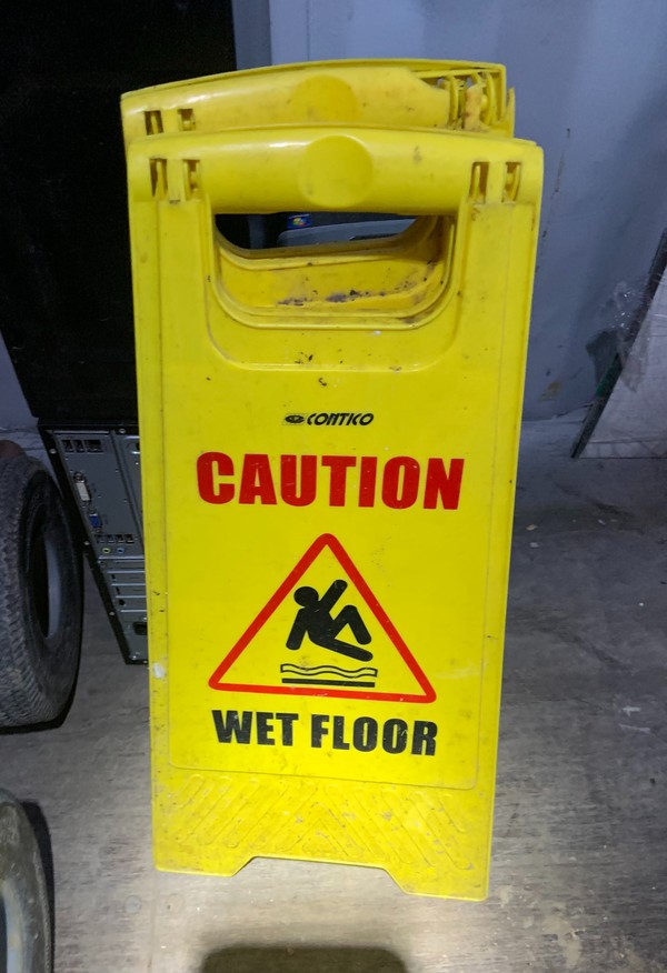 2x 'Caution Wet Floor' Signs 2x 'Caution Wet Floor' Signs