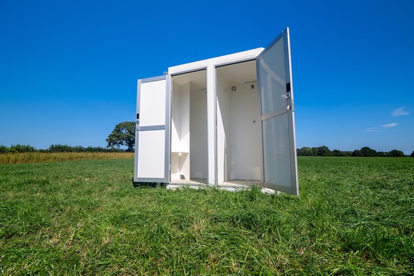 GigLoo - 4 Bay Shower Pod