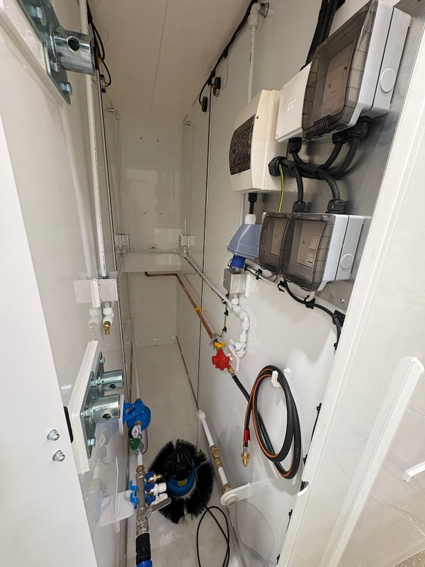 4 Bay Shower Pods Interior