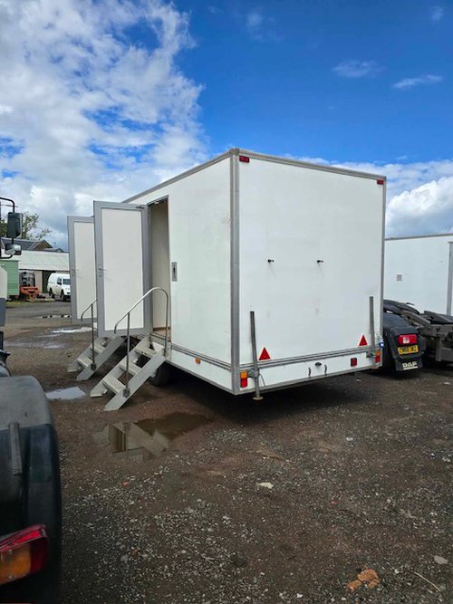 Honeywagon 3+1  Toilet Units