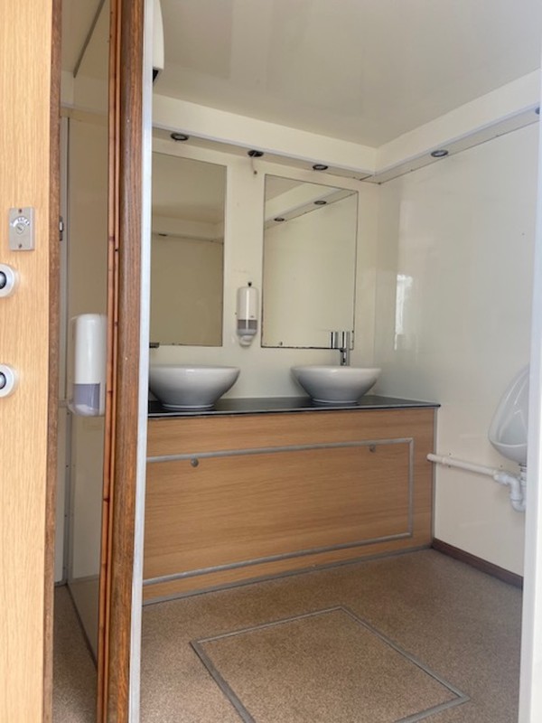 Honeywagon 3+1  Toilet Units Interior