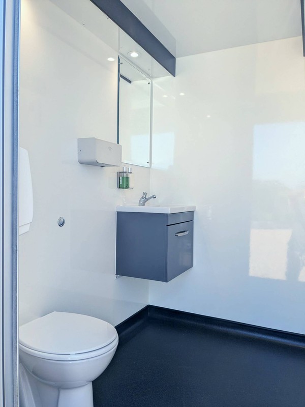 Used 1+1 toilet trailer for sale