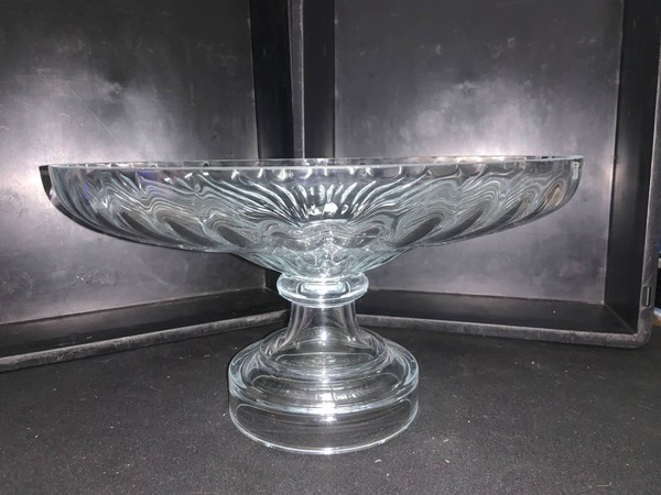 Glass decorative centrepiece