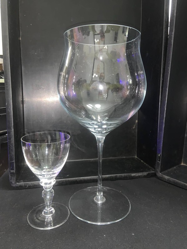 Giant wine glass (red)