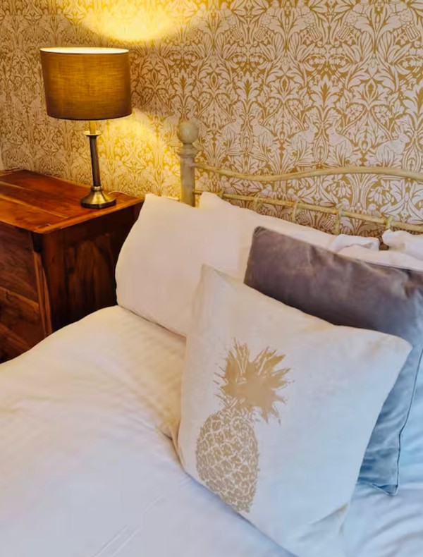 Secondhand Hotel Linen And Towels