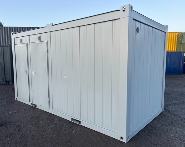 Secondhand 3 + 1 Toilet Cabin For Sale