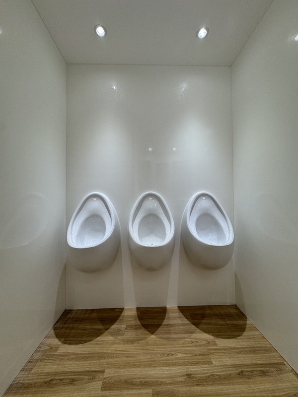 Toilet Trailer with Urinals Toilet Trailer with Urinals