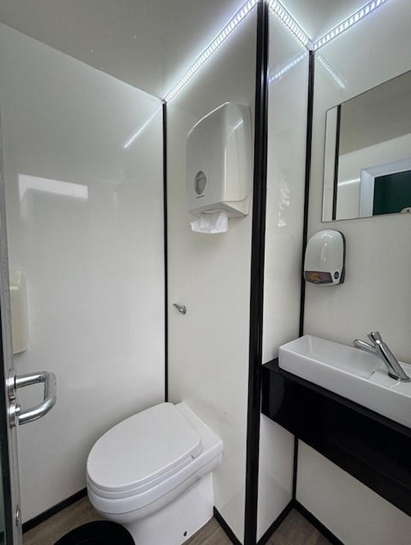 1+1 Compact Toilet Trailer 1+1 Compact Toilet Trailer