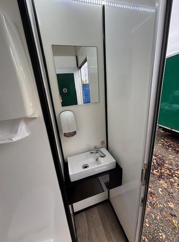 Secondhand Used 1+1 Compact Toilet Trailer Secondhand Used 1+1 Compact Toilet Trailer